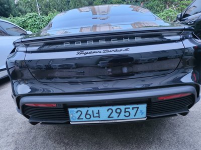 2022 Porsche TAYCAN 照片 3