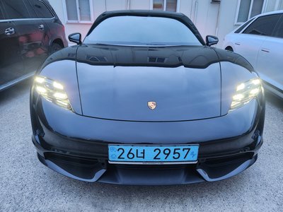 2022 Porsche TAYCAN 照片 2