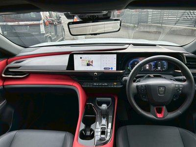 TOYOTA CROWN SPORT - 8