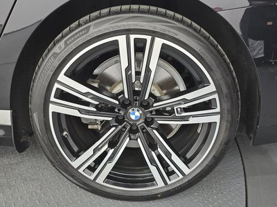 BMW I7 - 8