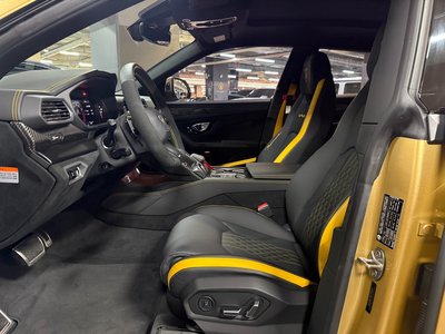 LAMBORGHINI URUS - 9