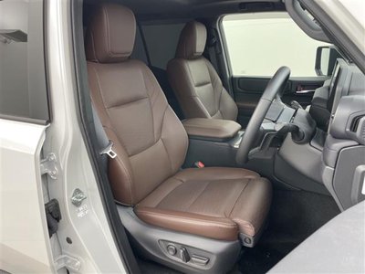 TOYOTA LAND CRUISER 250 - 8