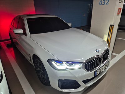 BMW 5 SERIES - 1