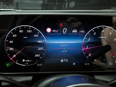 MERCEDES-BENZ GLC - 8