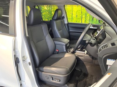 TOYOTA LAND CRUISER PRADO - 8