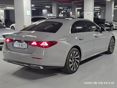 MERCEDES-BENZ E-CLASS - 7