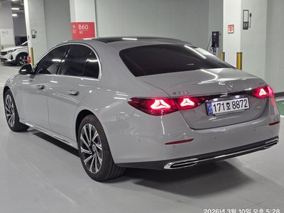 MERCEDES-BENZ E-CLASS - 3