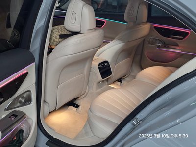 MERCEDES-BENZ E-CLASS - 8