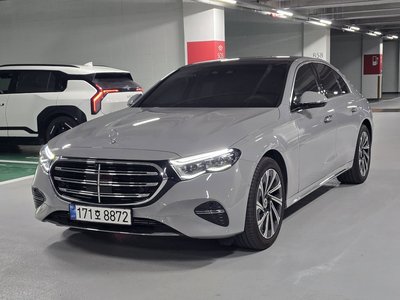 MERCEDES-BENZ E-CLASS - 1