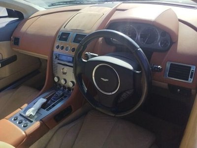 ASTON MARTIN DB9 - 3