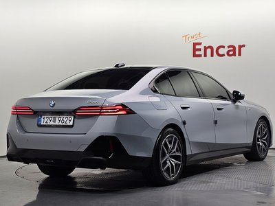 صورة 3 لـ 2025 BMW 5 SERIES