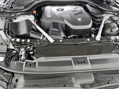 صورة 7 لـ 2025 BMW 5 SERIES