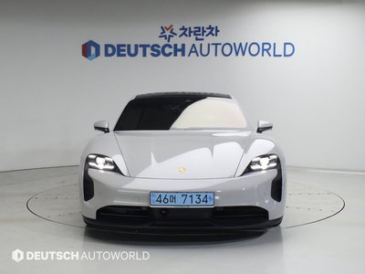 صورة 2 لـ 2022 Porsche TAYCAN