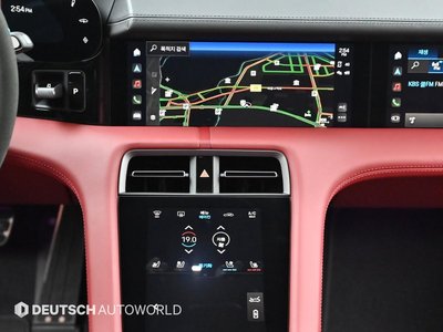 صورة مصغرة 14 لـ 2022 Porsche TAYCAN