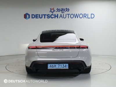 صورة 3 لـ 2022 Porsche TAYCAN