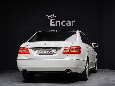 MERCEDES-BENZ E-CLASS - 3