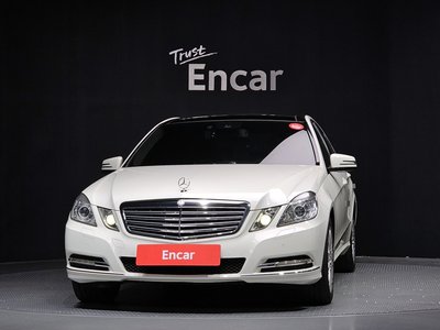 MERCEDES-BENZ E-CLASS - 2
