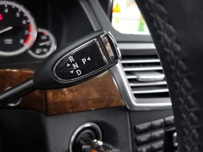 MERCEDES-BENZ E-CLASS - 9