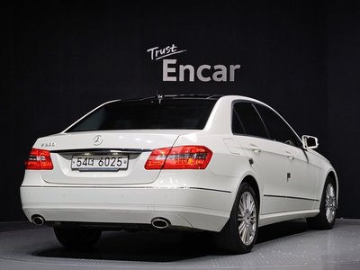 MERCEDES-BENZ E-CLASS - 5