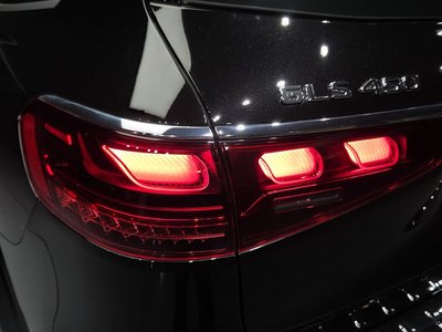 MERCEDES-BENZ GLS - 10
