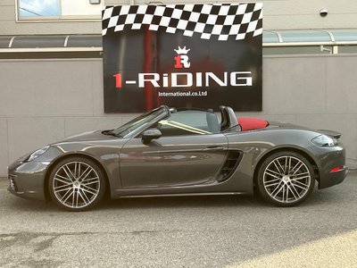 PORSCHE 718 - 8