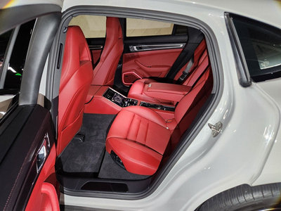 PORSCHE PANAMERA - 8