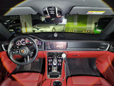 PORSCHE PANAMERA - 10