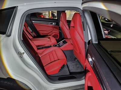 PORSCHE PANAMERA - 9