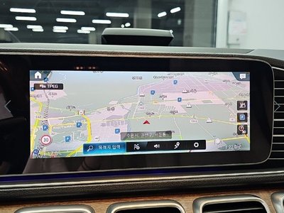 2021 Mercedes-BENZ GLS thumbnail 16