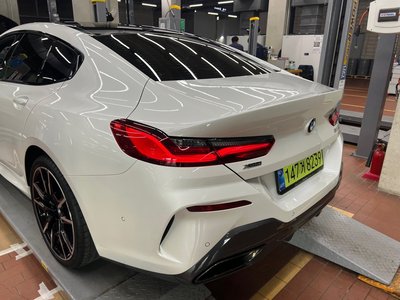 BMW 8 SERIES - 2