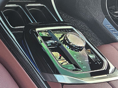 BMW 7 SERIES - 8