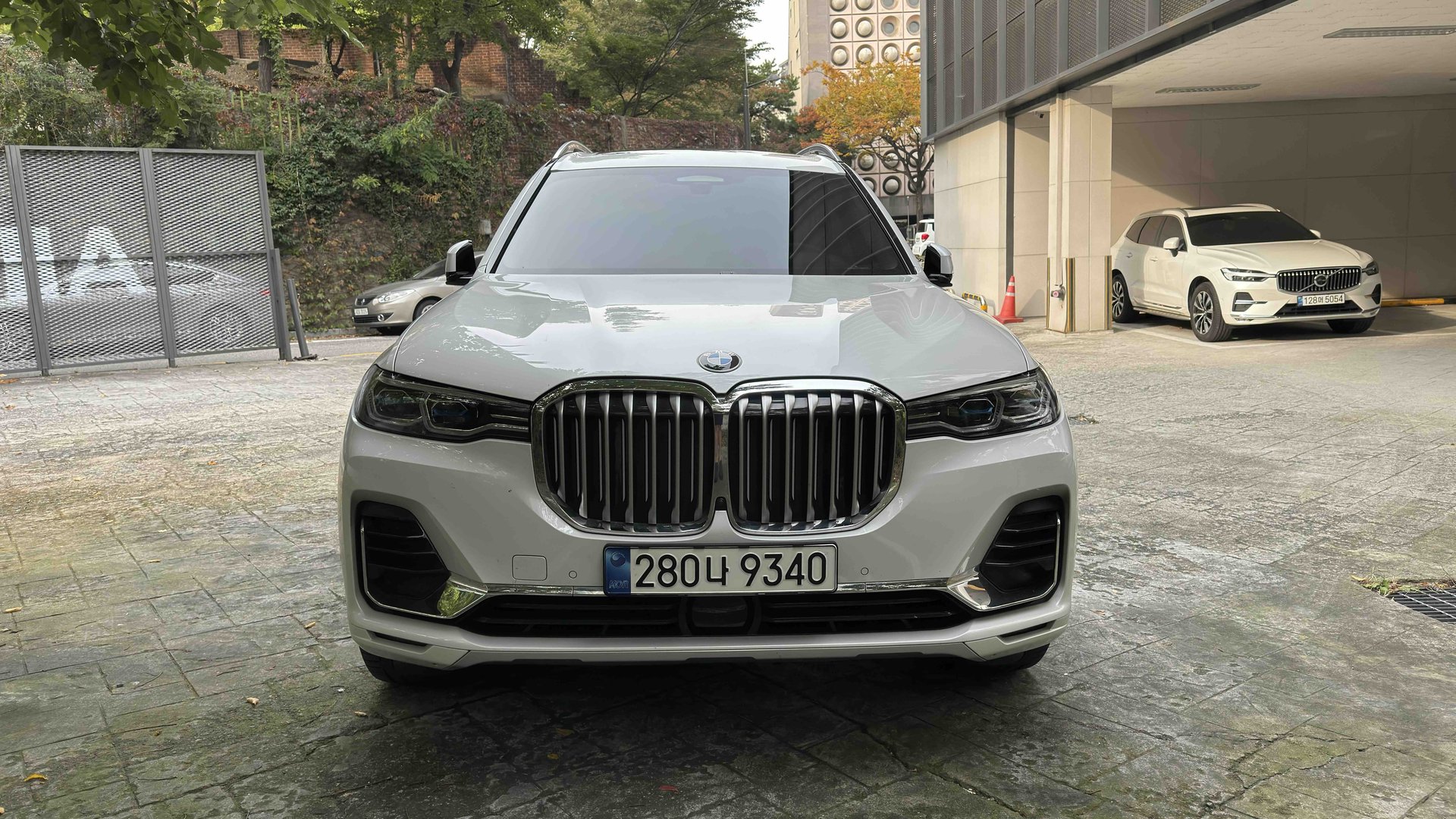 BMW X7 - View 1