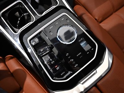 2025 BMW 7 SERIES — миниатюра 11
