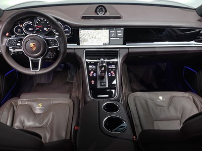 PORSCHE PANAMERA - 5