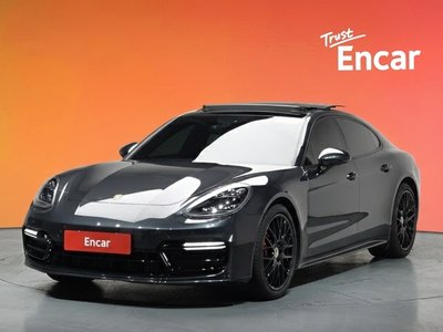 PORSCHE PANAMERA - 1