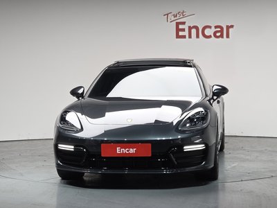 PORSCHE PANAMERA - 3