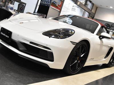 2022 Porsche 718 photo 2