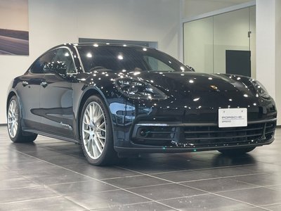 PORSCHE PANAMERA - 4