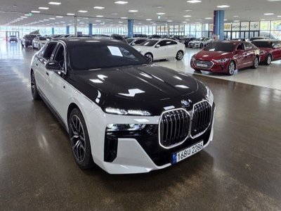 BMW 7 SERIES - 2