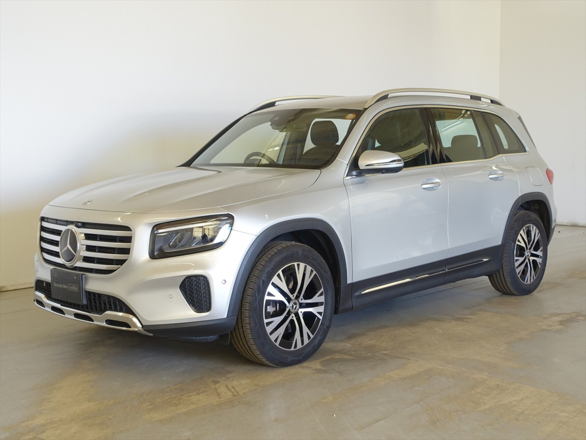 MERCEDES-BENZ GLB - View 1