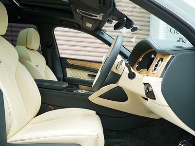 2022 Bentley BENTAYGA — миниатюра 42