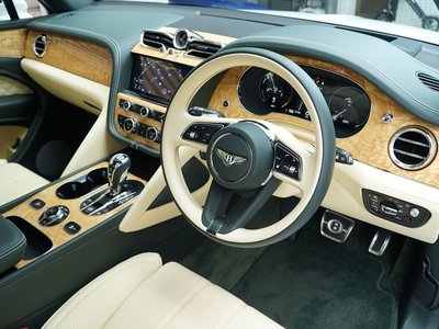 2022 Bentley BENTAYGA — миниатюра 15