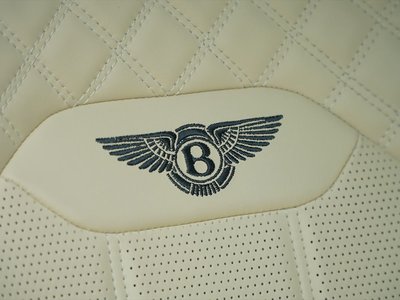 2022 Bentley BENTAYGA — миниатюра 44