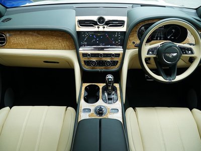 2022 Bentley BENTAYGA photo 4