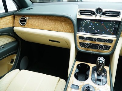 2022 Bentley BENTAYGA — миниатюра 16