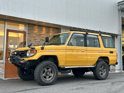 TOYOTA LAND CRUISER 70