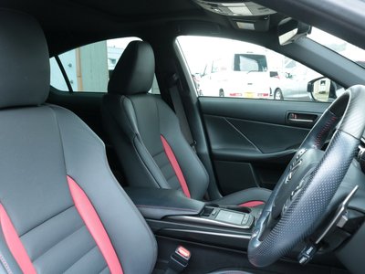 2022 Lexus IS thumbnail 37