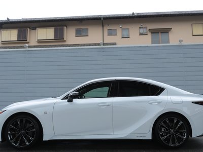 2022 Lexus IS thumbnail 15