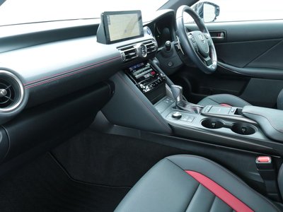 2022 Lexus IS 照片 8