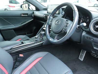 2022 Lexus IS thumbnail 30